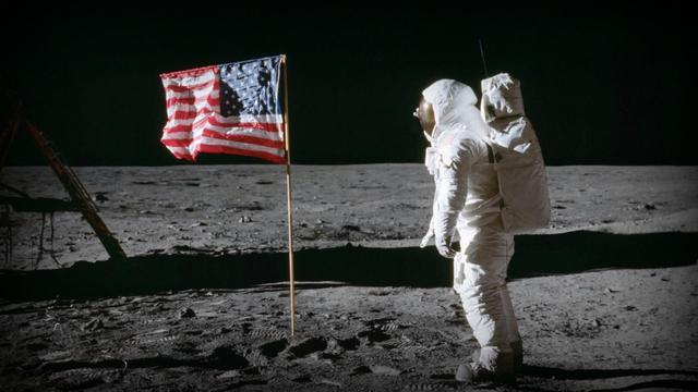 0511-satmo-moonlanding-miller-1848337-640x360.jpg 