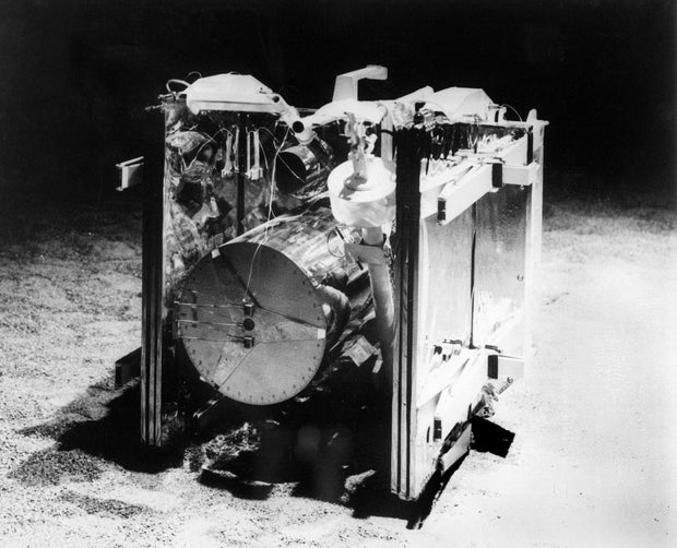 APOLLO 11-CAMERAS 