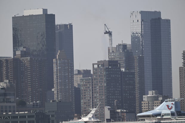 Crane catches fire on 10th Avenue in New York 