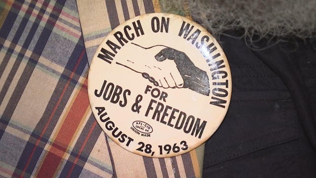 march-on-washington-philadelphia-man-shares-button.jpg 