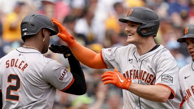 Giants - Pirates Baseball 